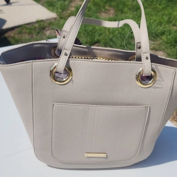 NWT BETSEY JOHNSON BEIGE LARGE TOTE - Picture 7 of 8